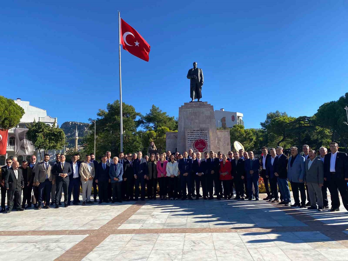 Muğla Menteşe\'de Muhtarlar Günü töreninde Federasyon Başkanı Akay konuştu