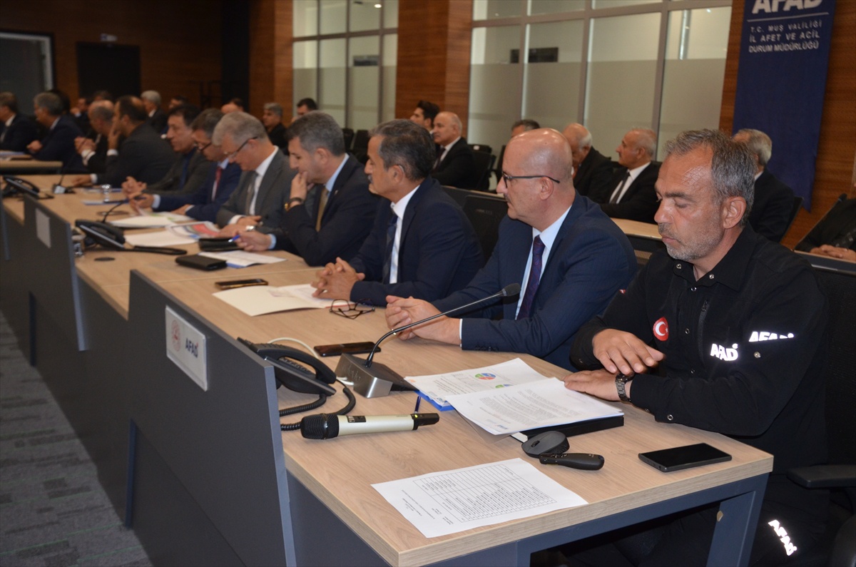 Muş Valisi Çakır başkanlığındaki koordinasyon toplantısında 468 proje ele alındı