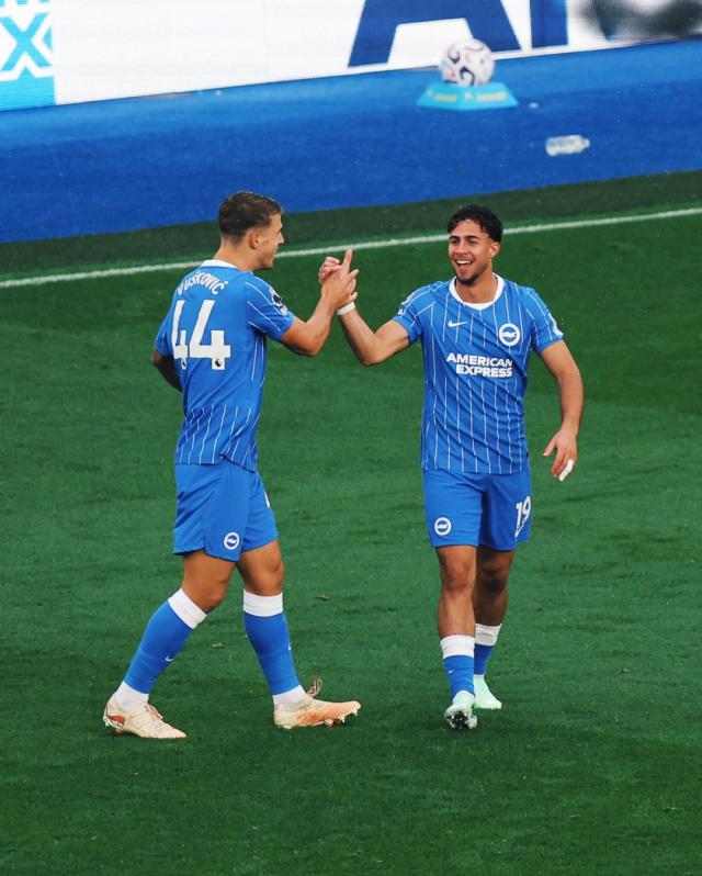 Ne şakaları var ne de acımaları! Gelene geçene gol yağdırıyorlar