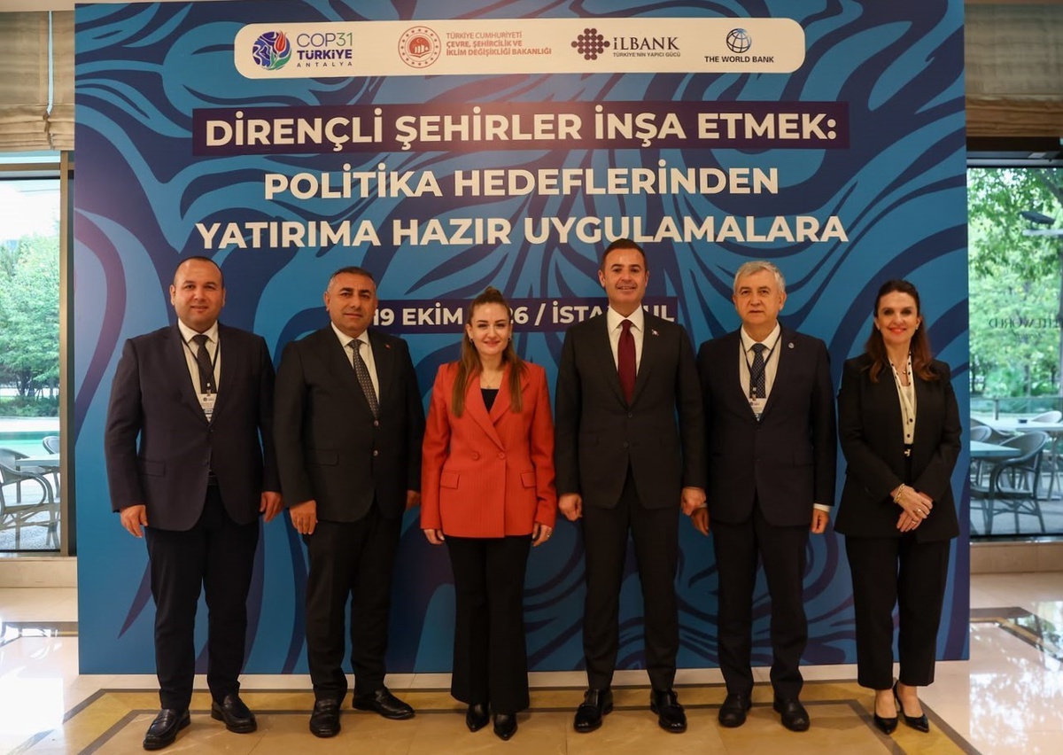 Özdemir, COP31 öncesi İstanbul\'daki dirençli şehirler toplantısına katıldı