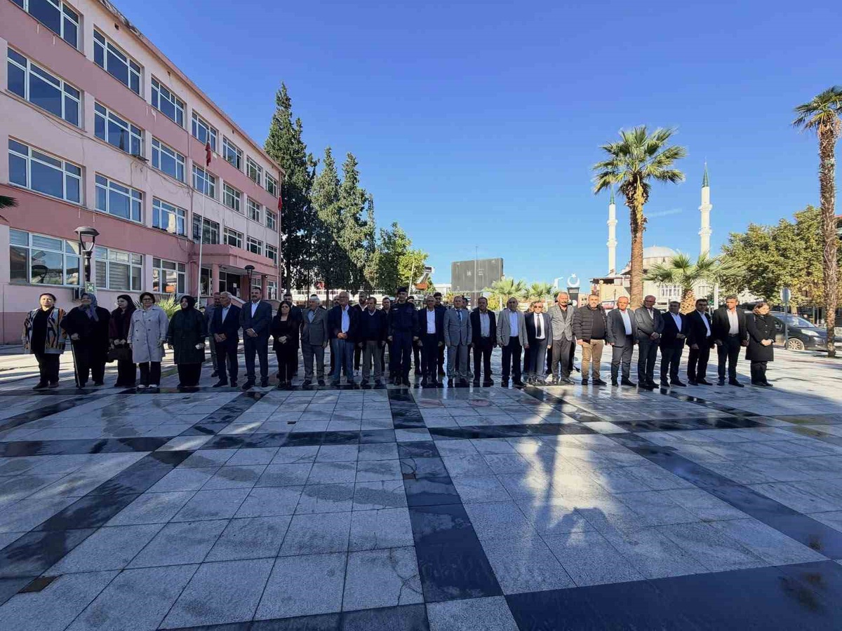 Sarıgöl\'de 35 muhtar Muhtarlar Günü\'nde tören ve kahvaltıda bir araya geldi