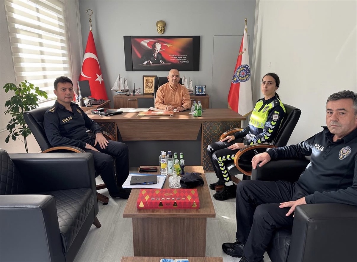 Sinop İl Emniyet Müdürü Tecimer, Gerze\'de inceleme yapıp personelle buluştu