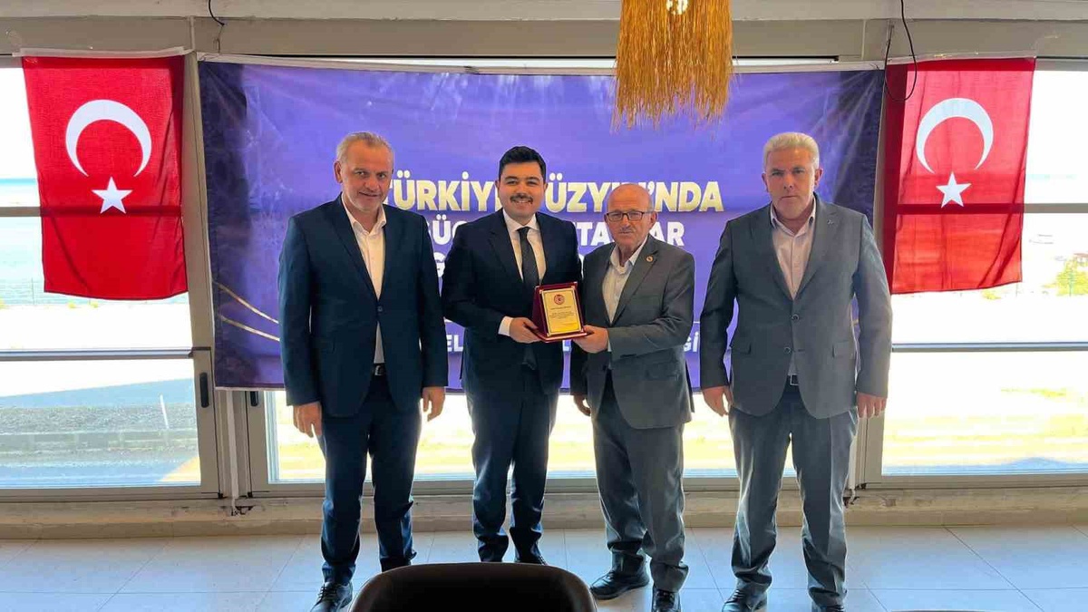 Sinop Türkeli\'de Muhtarlar Günü yemeğinde muhtarlar Kaymakam Kandemir ile buluştu