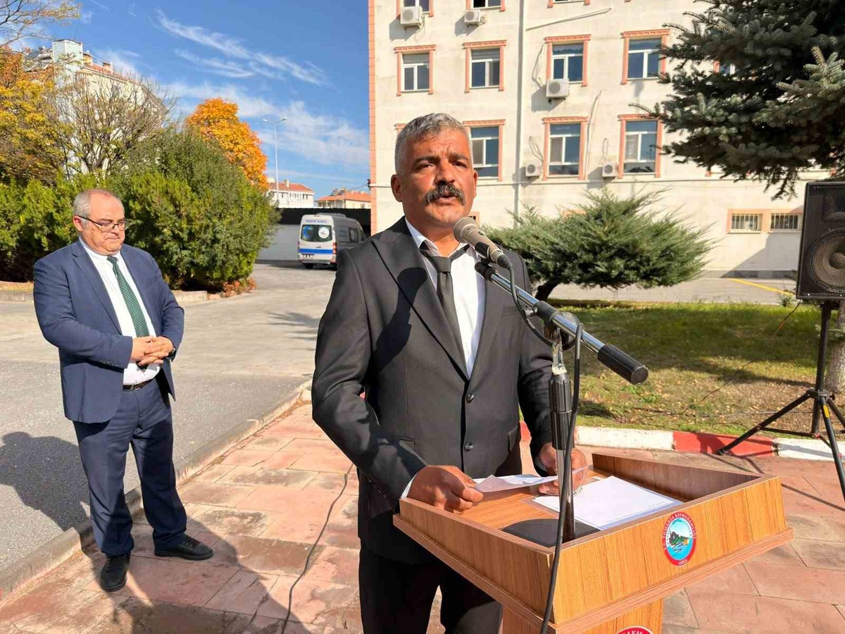 Tomarza\'da Muhtarlar Günü törenle kutlandı, yeni kanun ihtiyacı dile getirildi