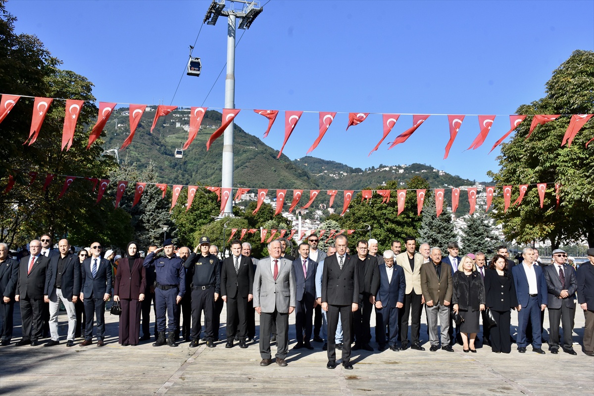Trabzon, Ordu, Artvin ve Giresun\'da Muhtarlar Günü çelenk sunularak kutlandı