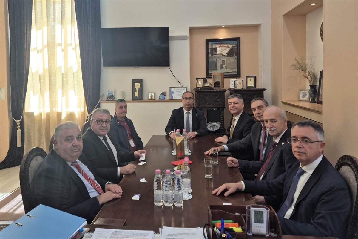 Trakya Üniversitesi Rektörü Hatipler, Burgaz Valisi Dikov\'la sağlık projesini görüştü