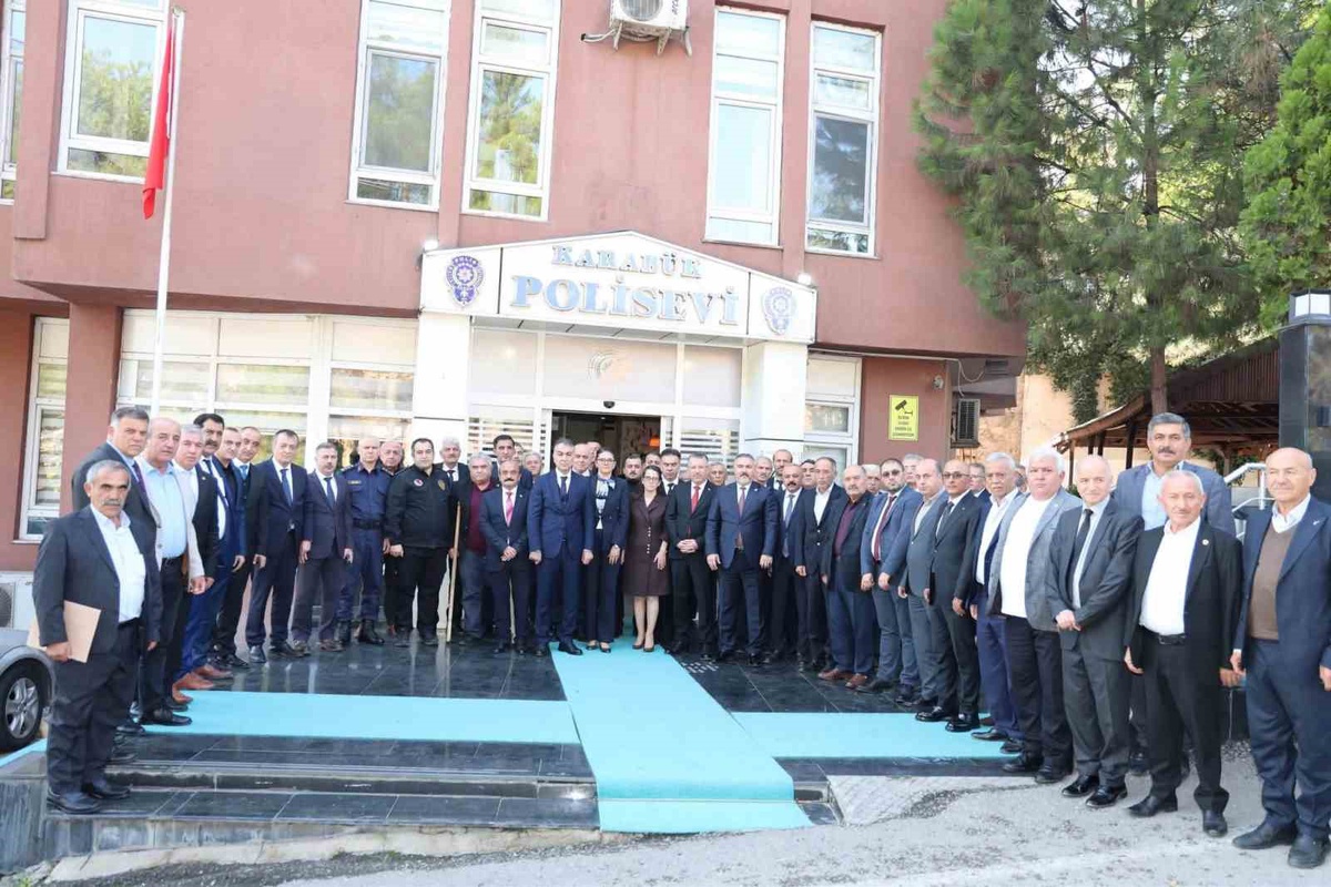 Vali Çağatay, Karabük\'te Muhtarlar Günü programında muhtarları kutladı