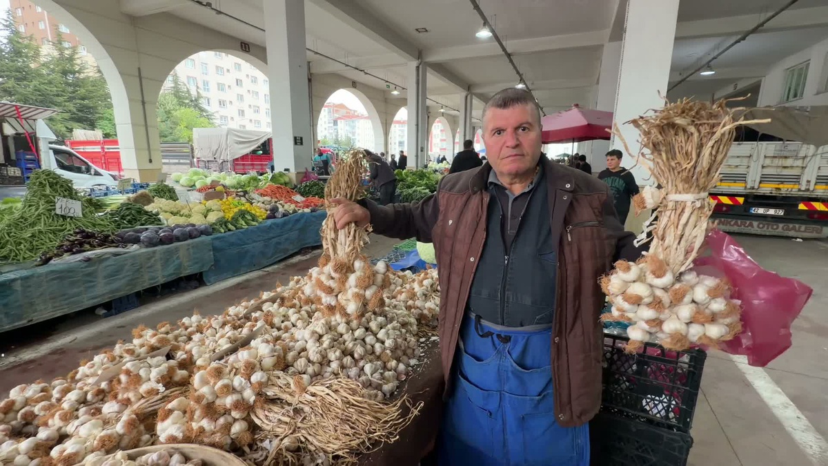 Yozgat\'ta Oda Başkanı Çavuşoğlu, sarımsağın 200 liradan 50 liraya düştüğünü söyledi