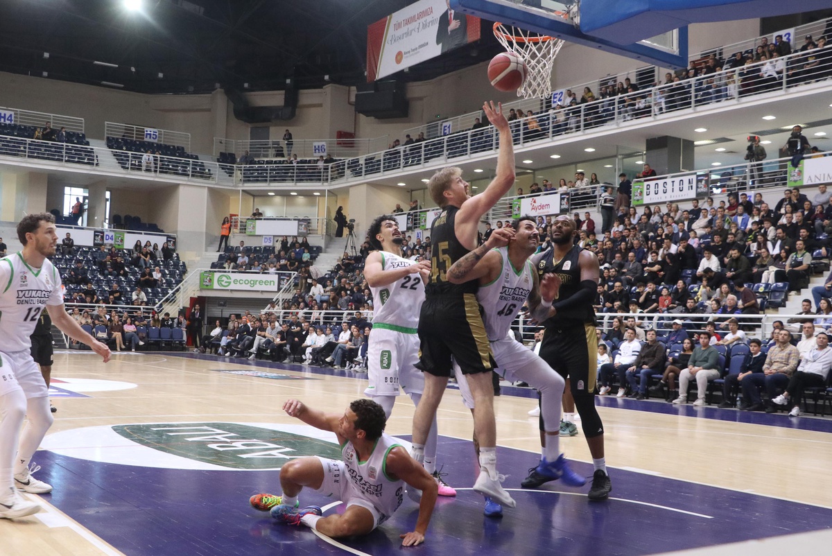 Denizli Basket, evinde Trabzonspor\'a 75-70 yenildi ve 4 maçta 1 galibiyette kaldı