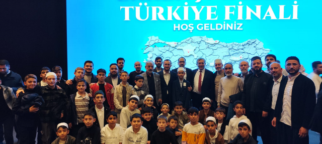 Gölcük’ten Türkiye birinciliği! 11 ayda hafız olan Abdullah Türkben yarışmayı kazandı