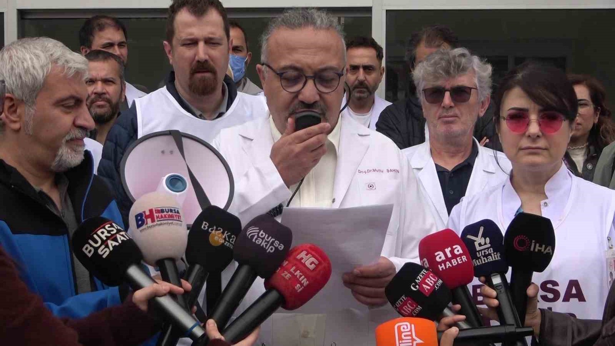 Bursa Tabip Odası, 6 aydır ücret alamayan NEV Esentepe çalışanlarına destek verdi
