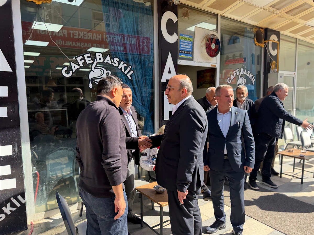 AK Parti Elazığ Milletvekili Ejder Açıkkapı, Baskil\'de esnaf ve vatandaşlarla buluştu