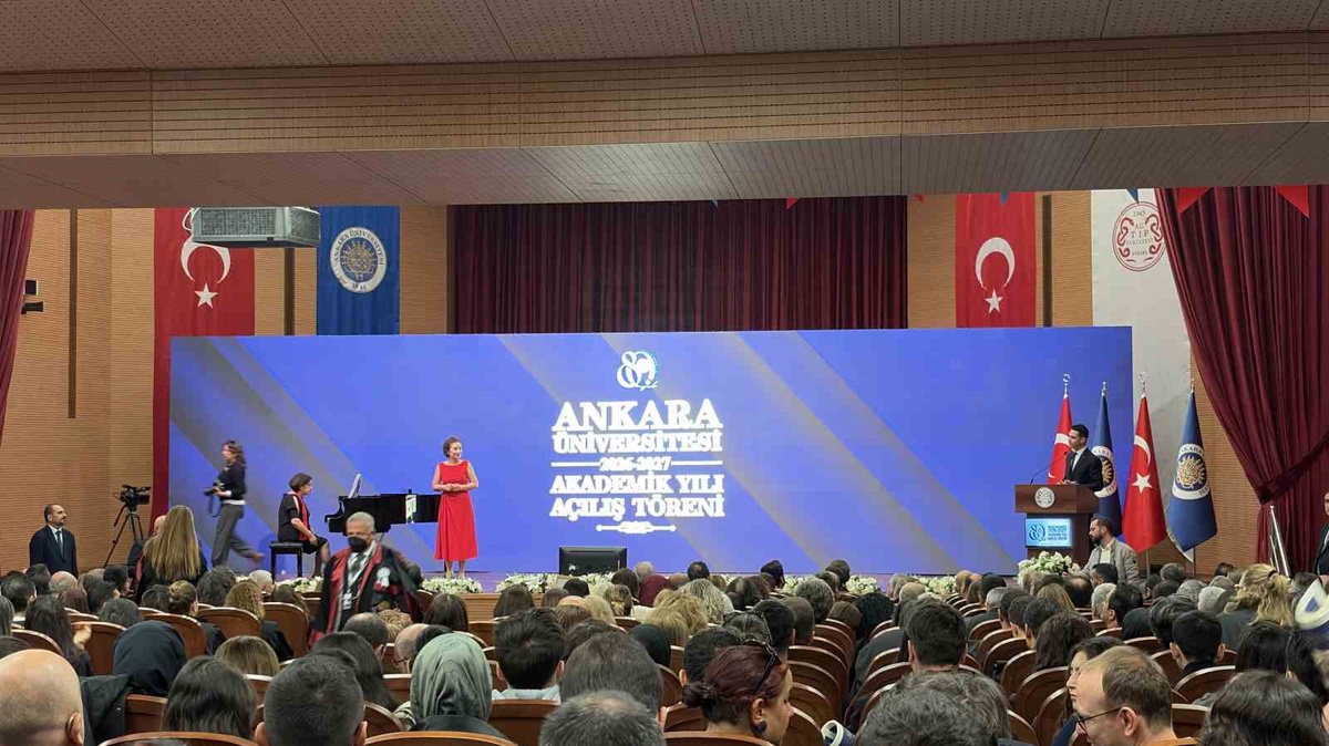 Bakan Bayraktar, enerji krizinde dışa bağımlılığın azaltılması gerektiğini söyledi