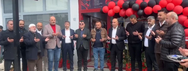Bir ilimiz bu olayı konuşuyor! Fantezi iç giyim mağazası dualarla açıldı