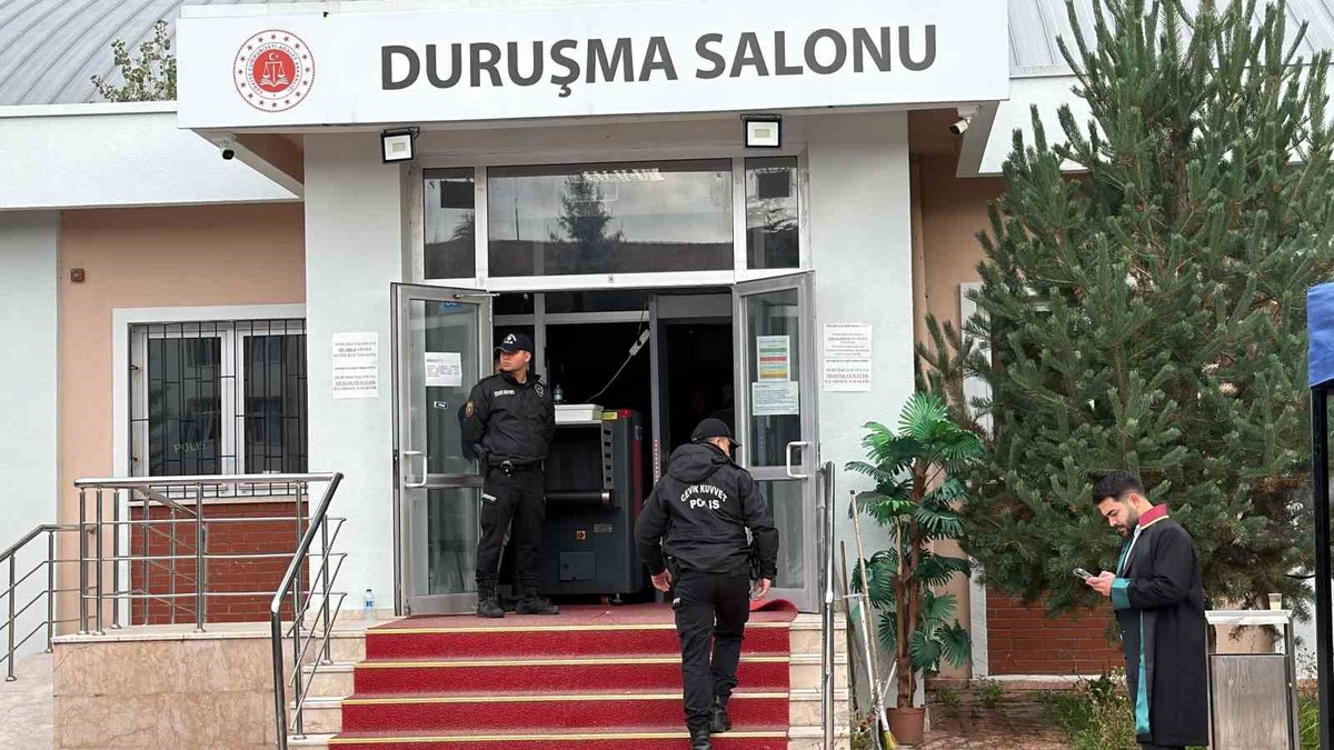 Bolu\'da tutuklu Sarıyıldız, Özcan\'ın talimatıyla parayı Can\'a götürdüğünü söyledi