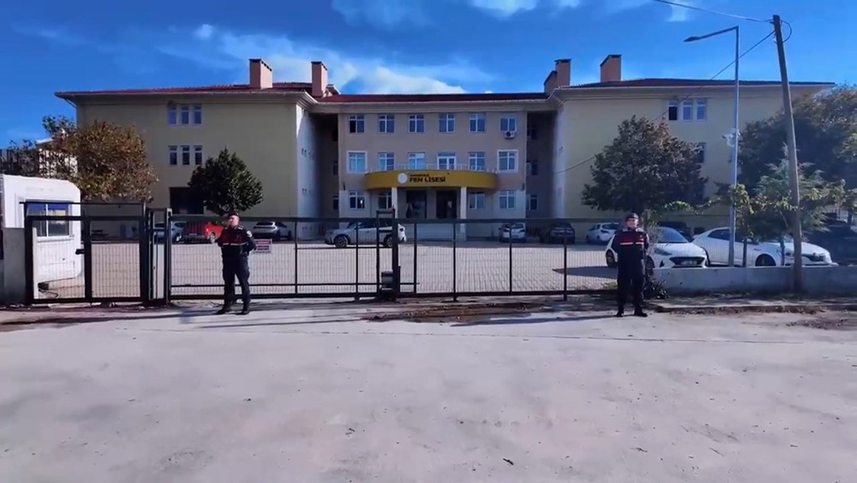 Çanakkale Valiliği eğitim döneminde okul çevresi denetimlerini aralıksız sürdürüyor