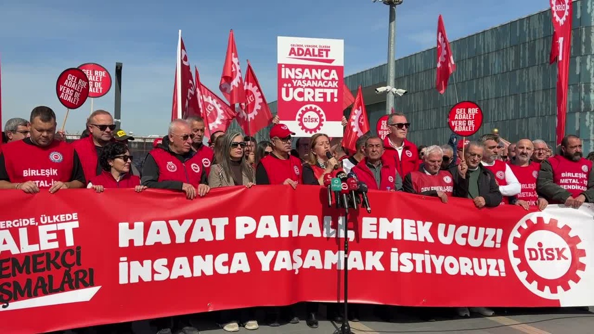 DİSK Genel Başkanı Bursa\'da dokuz ayda 2 trilyon 254 milyar lira kaybı eleştirdi