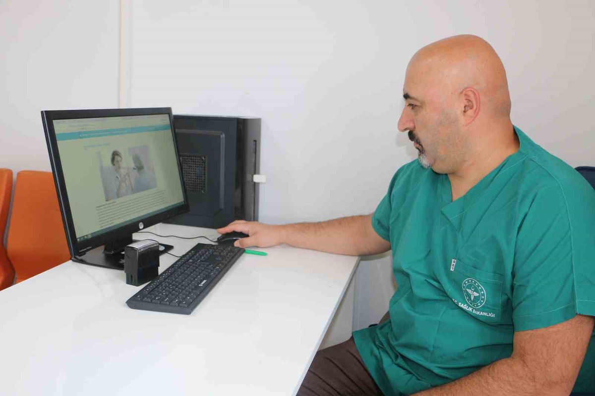 Diyarbakır\'da Dr. Gedikoğlu, osteoporozda menopoz sonrası kadınlara tarama önerdi