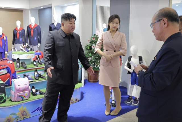 <a class='keyword-sd' href='/dunya/' title='Dünya'>Dünya</a> öldüğünü konuşuyordu! Kim Jong-un ortaya çıktı