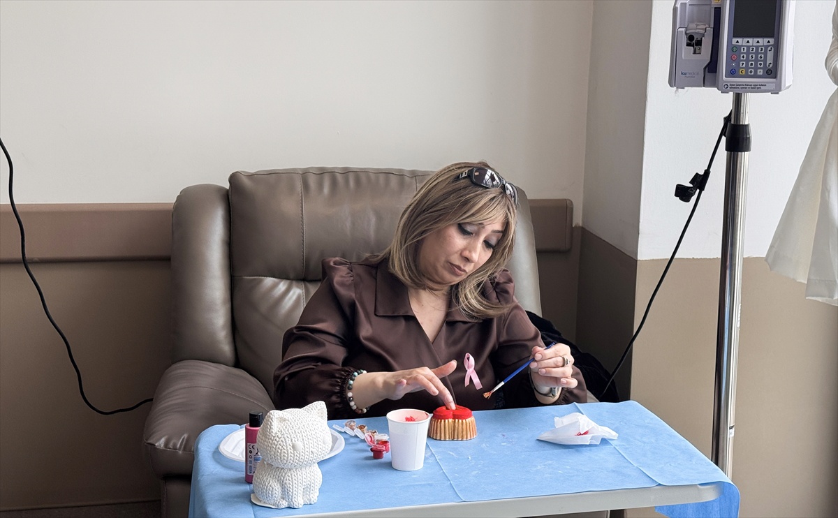 Kayseri\'de 45 yaşındaki kadın üçlü negatif meme kanserini yenip moral çağrısı yaptı