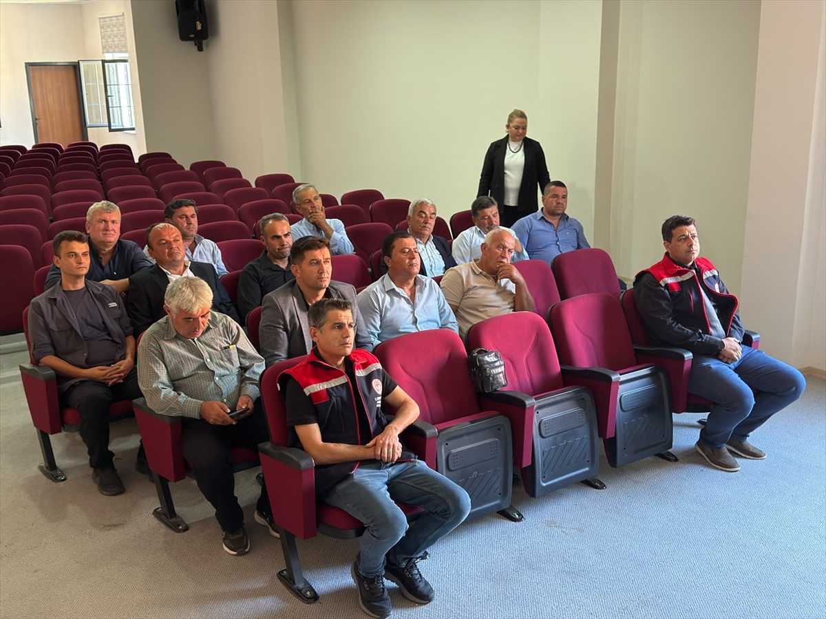 Anamur\'da meyve sineğiyle mücadele eylem planı Kaymakam Duru başkanlığında görüşüldü