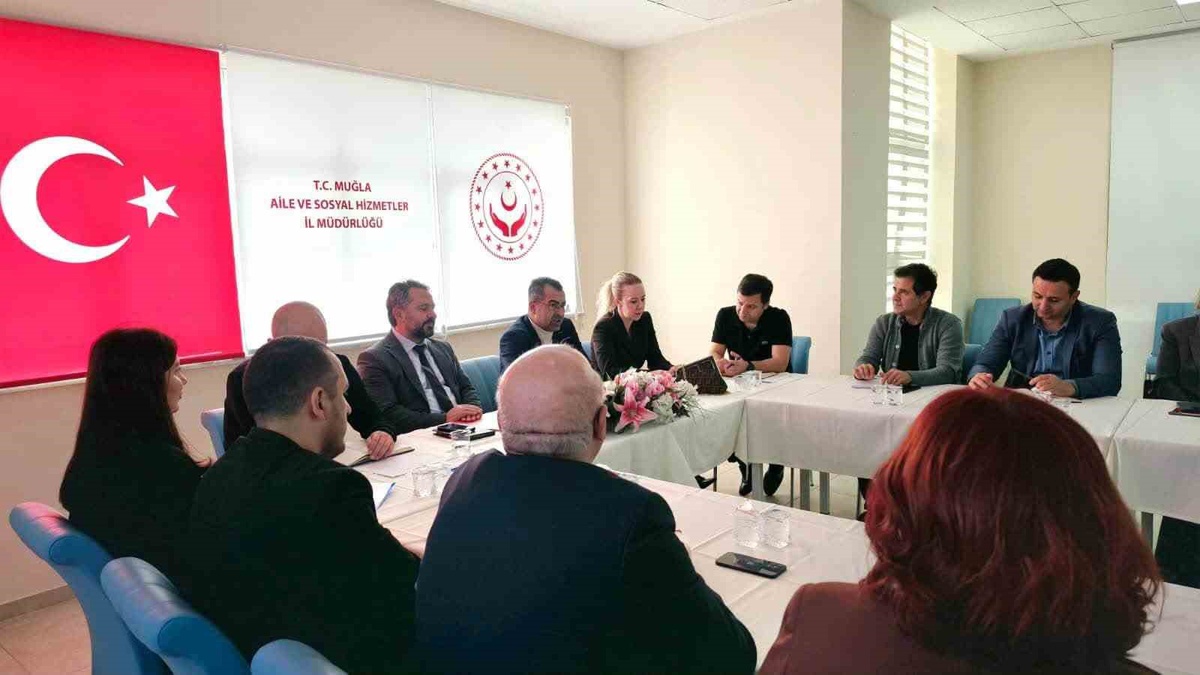 Muğla\'da İyilik Var Projesi toplantısı İl Müdürü Selçuk başkanlığında yapıldı