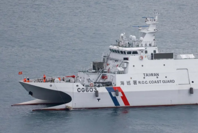 Çin, Sabina Sığlığı'na giren ABD savaş gemisi USS Charleston'ı takibe aldı
