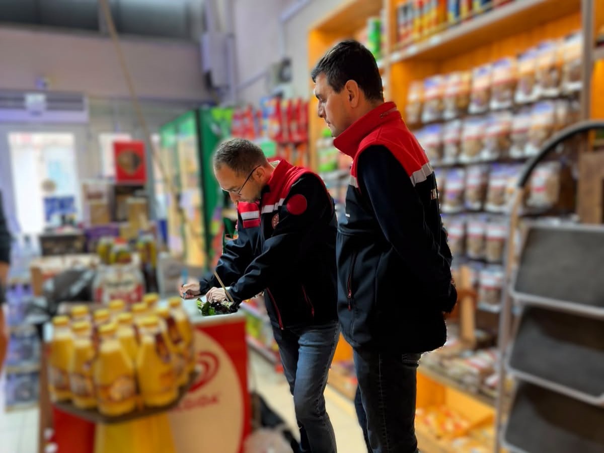 Pınarhisar\'da gıda işletmeleri denetlendi, hijyen ve son tüketim tarihleri incelendi