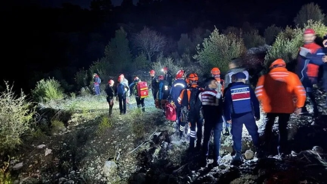 Isparta Sütçüler'de mahsur kalan 10 İHH gönüllüsü AFAD ekiplerince tahliye edildi