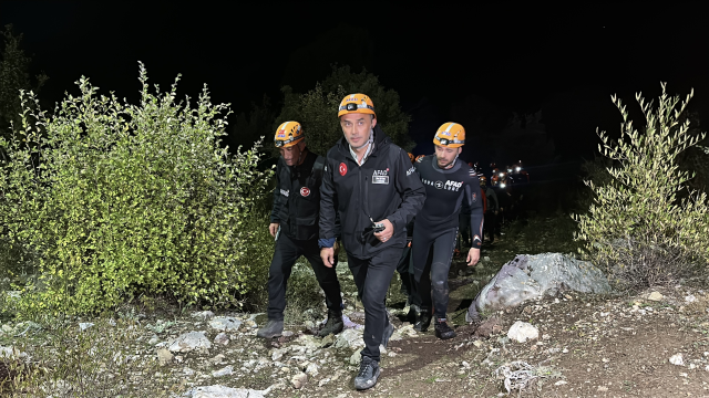 Isparta Sütçüler'de mahsur kalan 10 İHH gönüllüsü AFAD ekiplerince tahliye edildi