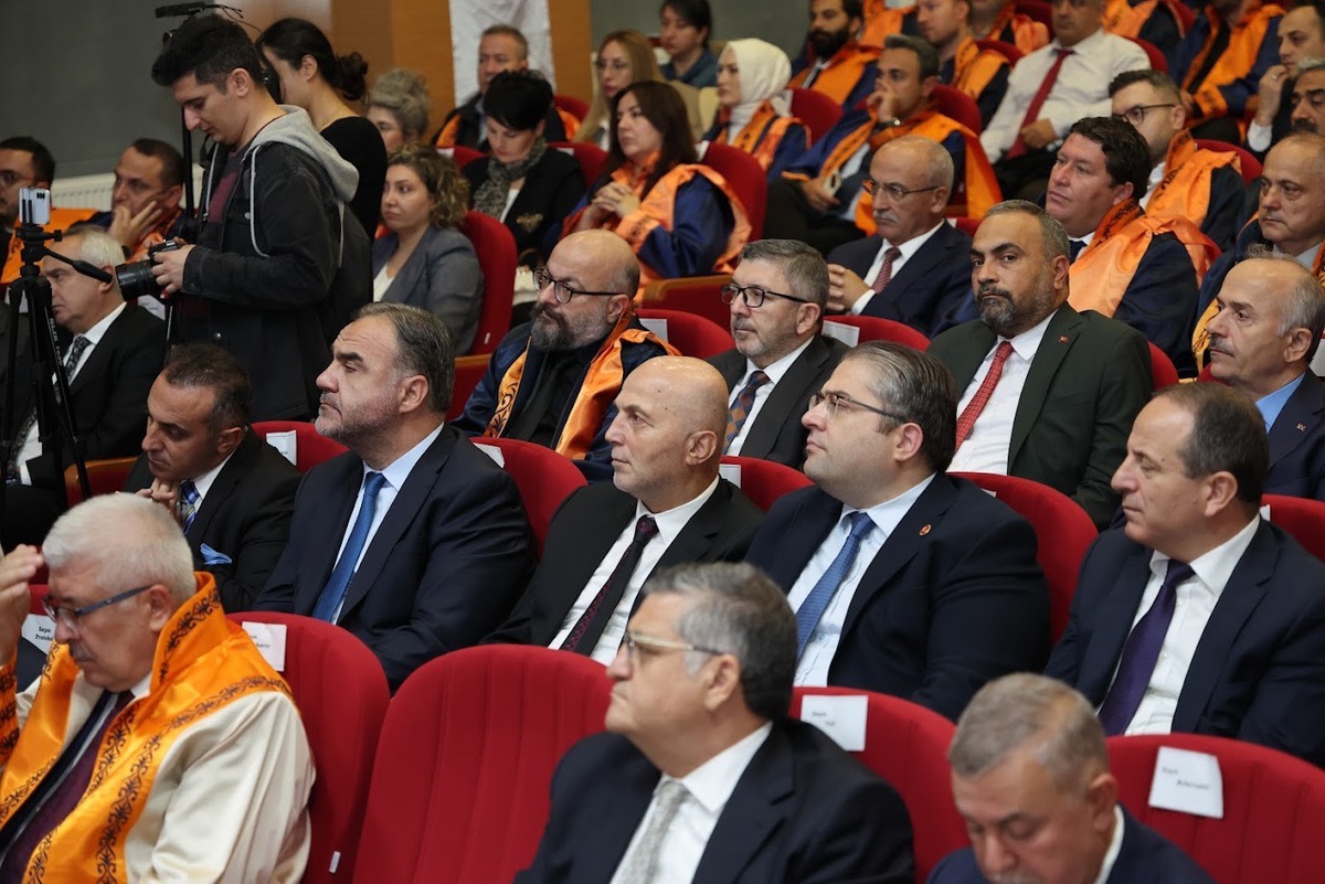 YÖK Başkanı Özvar, Sinop\'ta BAP bütçelerinin ortak kullanımı için model önerdi