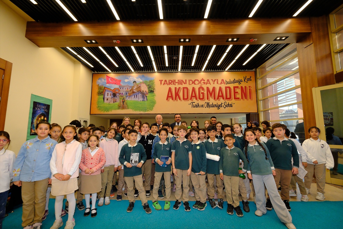 Yozgat Akdağmadeni\'nde 4. Kitap Günleri başladı, 14 yayınevi 10 bin kitap sundu
