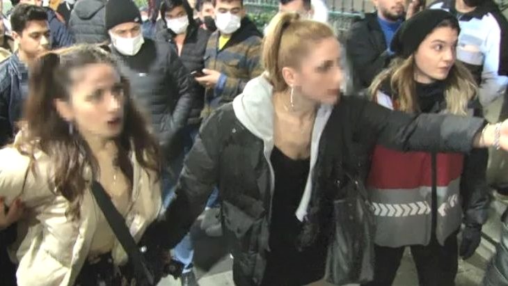Taksim’de yılbaşı eğlencesinde iğrenç olay: Elle taciz ettiler