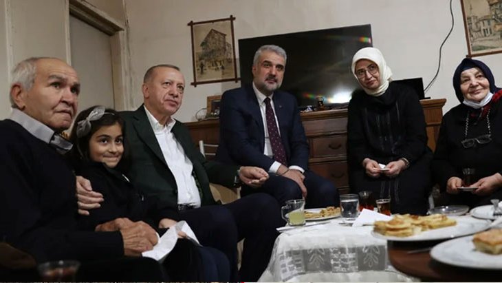 Cumhurbaşkanı Erdoğan’ın ev ziyaretinde dikkat çeken detay