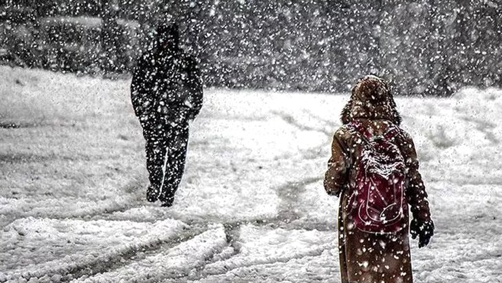 Eğitime kar engeli Hayatı felç eden yağış nedeniyle bazı il ve ilçelerde okullar tatil edildi
