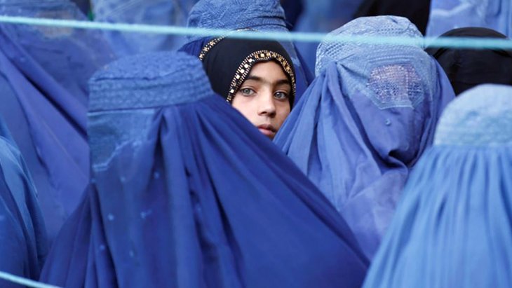 Afganistan’da hanımlara müteveccih dünkü engellemeler geliyor