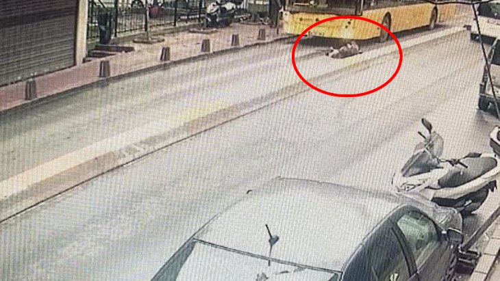 İETT otobüsünün çarptığı avrat ciddi yaralandı Feci kaymakamlık hatıra kamerada