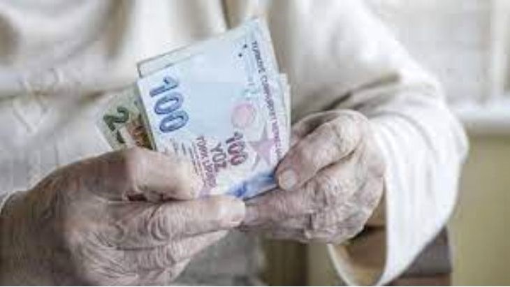 Emekliler hayalet kırıklığına uğradı Ek bindirim namevcut İşte 2022 mütekait maaşları…
