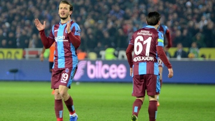 Trabzonspor’un başarılı ismi Abdulkadir arkadaşlarına veda etti