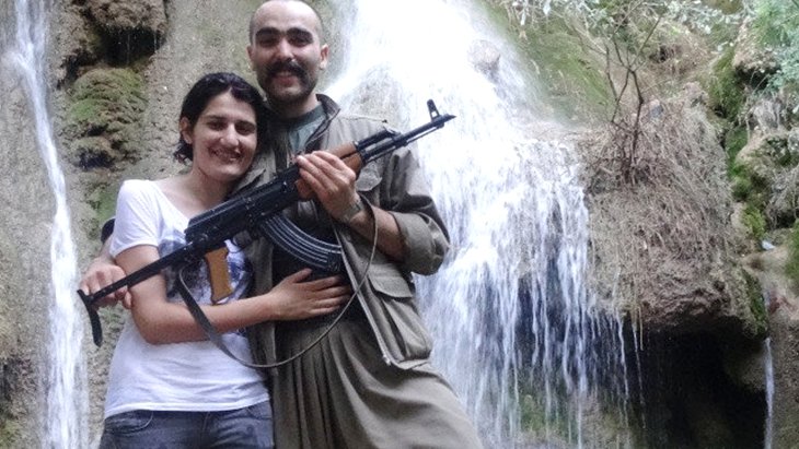 Kare dördül pozlar Öldürülen PKK’lı teröristin telefonundan HDP mebus Semra Güzel’le fotoğrafları çıktı