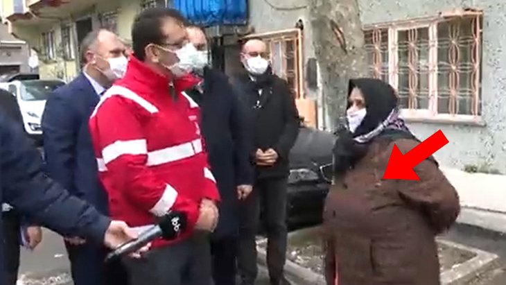 İmamoğlu’na sevgi gösterisinde bulunan kadına yaka mikrofonu takıldı iddiası