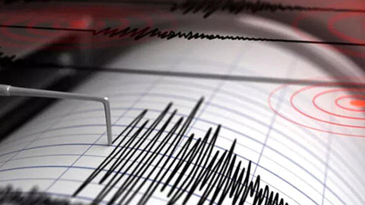 Son Dakika: Ege Denizi’nde 5,3 büyüklüğünde deprem İzmir ve Çanakkale’de de hissedildi