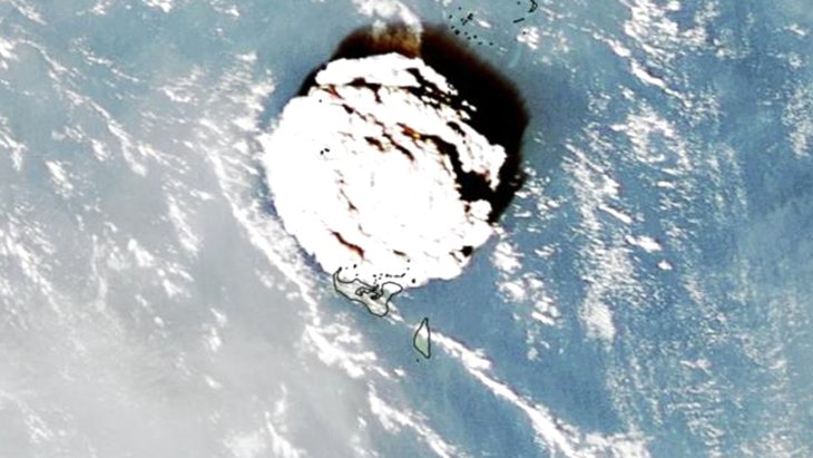 Tonga’daki volkanik patlama Birçok ülkede tsunamiye de neden olan o görüntüler
