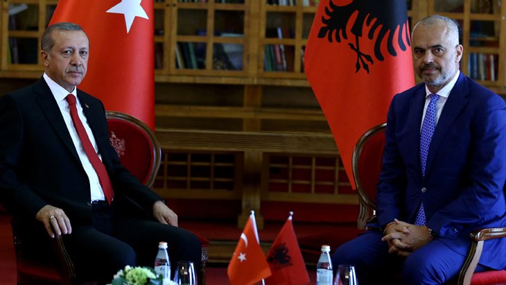 Cumhurbaşkanı Erdoğan, Arnavutluk Başbakanı Rama’ya: FETÖ’nün hala faaliyet alanı bulabilmesi şehit ailelerini üzüyor