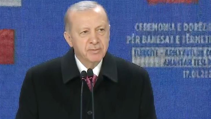 Son Dakika Cumhurbaşkanı Erdoğan, Arnavutluk’ta zelzele konutları tasdik töreninde konuşuyor: Her sonsuz yanınızda olmayı sürdüreceğiz