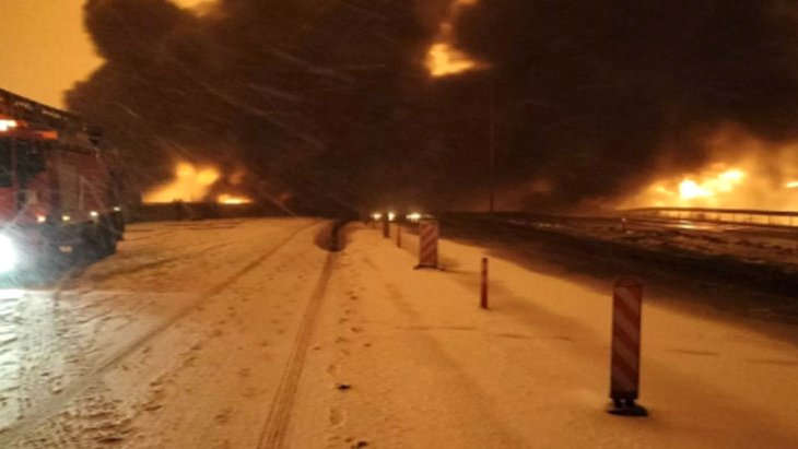 Petrol borazan hattı patladı Gaziantep-Kahramanmaraş yolu ulaşıma kapatıldı
