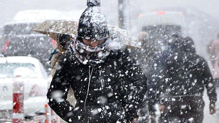 İstanbul’a uyarılar peş peşe İzlanda kışı geliyor, diz boyu kar yağacak