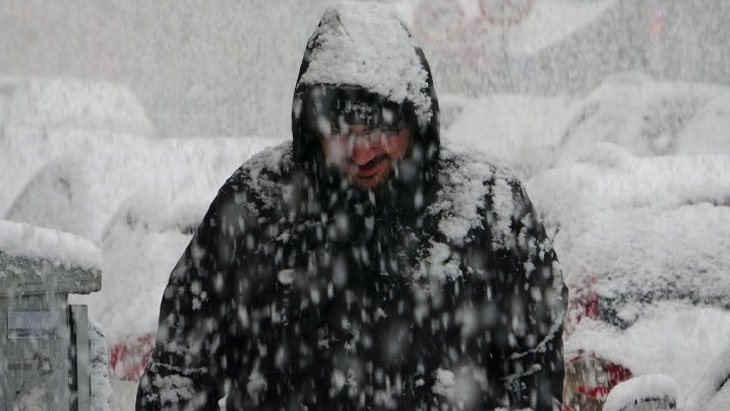 İstanbullular yarın sabaha hazır olun Meteoroloji uzmanları İstanbul’u bir hafta etkileyecek kar yağışı için saat verdi