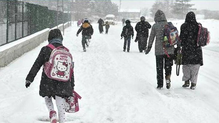 Türkiye genelinde etkili olan kar yağışı 16 ilimizde okulları tatil etti