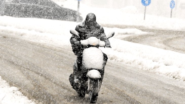Son Dakika: İstanbul’daki yoğun kar yağışı nedeniyle motosiklet ve elektrikli scooterlar sonraki duyuruya kadar kullanılamayacak